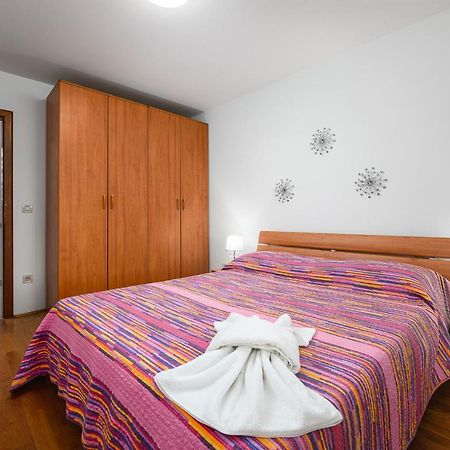 Stancija Amorozo 6 Porec Esterno foto