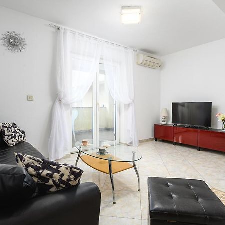 Stancija Amorozo 6 Porec Esterno foto